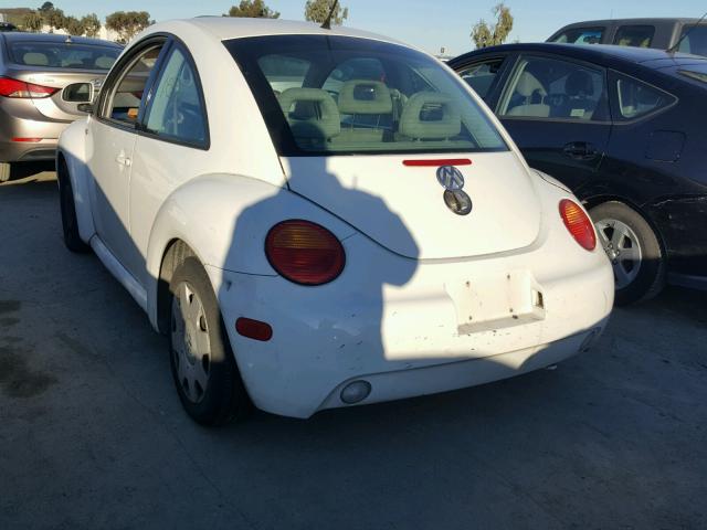 3VWCC21C1XM410223 - 1999 VOLKSWAGEN NEW BEETLE 白色 照片 3