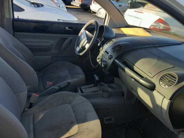 3VWCC21C1XM410223 - 1999 VOLKSWAGEN NEW BEETLE 白色 照片 5