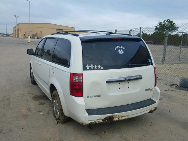 2D4RN5D18AR131020 - 2010 DODGE GRAND CARA WHITE photo 3