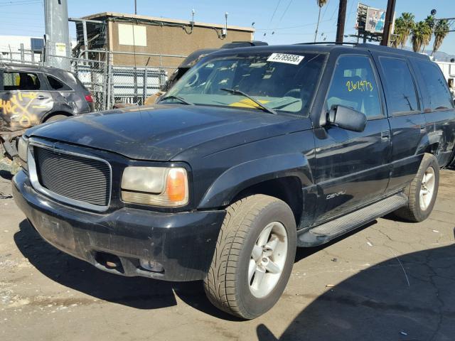 1GKEK13R8XR915804 - 1999 GMC DENALI BLACK photo 2