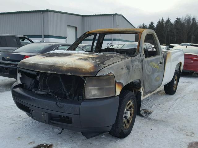 1GCEC14C97E535946 - 2007 CHEVROLET SILVERADO WHITE photo 2