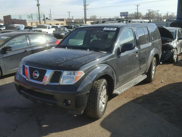 5N1AR18W06C603395 - 2006 NISSAN PATHFINDER BLACK photo 2