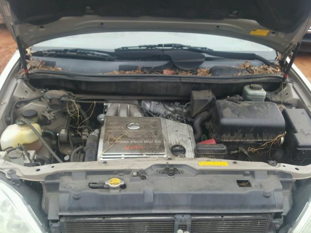 JTJGF10U510110515 - 2001 LEXUS RX 300 TAN photo 7