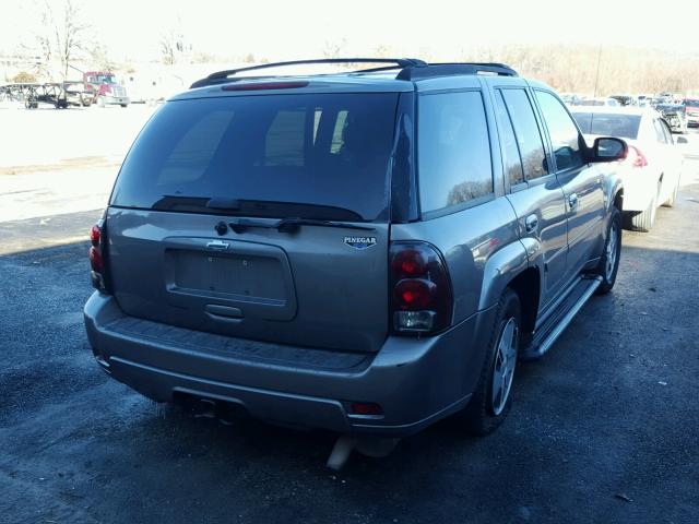 1GNDS13S262171089 - 2006 CHEVROLET TRAILBLAZE GRAY photo 4