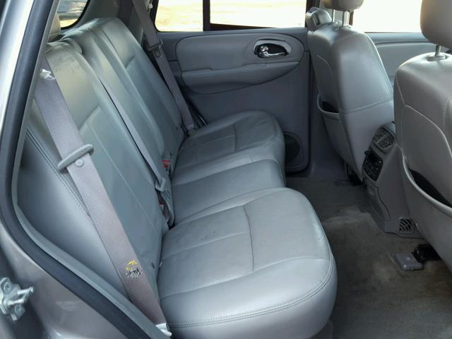 1GNDS13S262171089 - 2006 CHEVROLET TRAILBLAZE GRAY photo 6