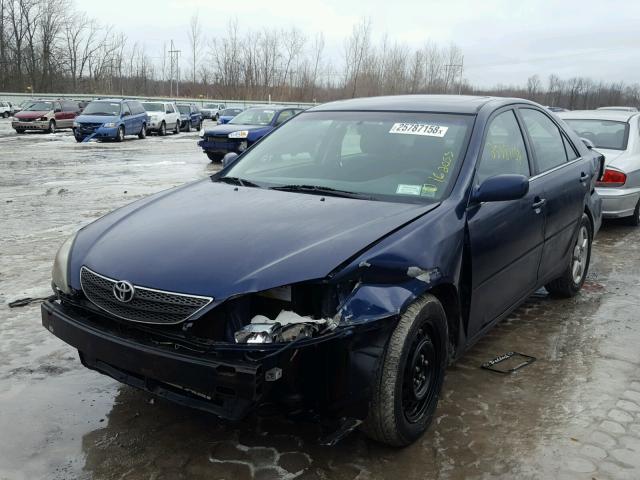 4T1BE32K14U351410 - 2004 TOYOTA CAMRY LE BLUE photo 2