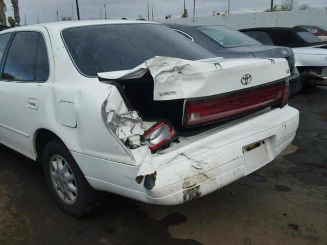 4T1SK12EXRU393069 - 1994 TOYOTA CAMRY LE WHITE photo 9