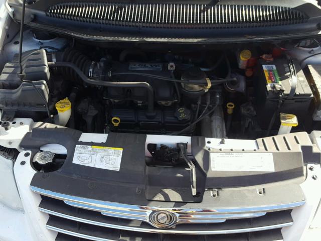 2C8CP64L55R127792 - 2005 CHRYSLER TOWN & COU WHITE photo 7