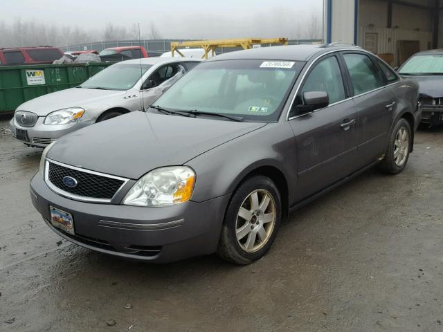 1FAFP23135G144619 - 2005 FORD FIVE HUNDR GRAY photo 2