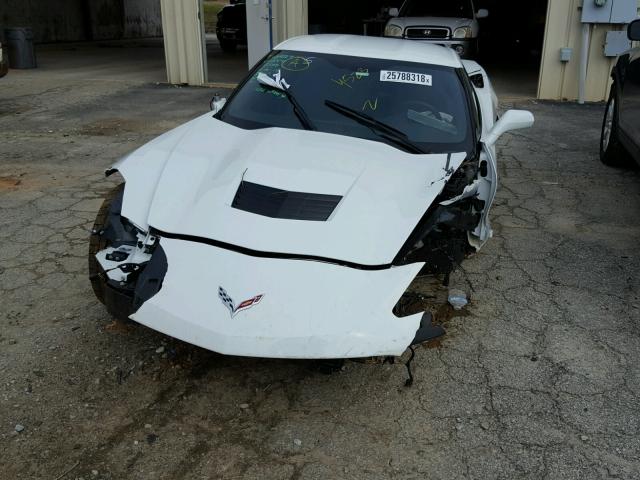 1G1YA2D76H5122971 - 2017 CHEVROLET CORVETTE S WHITE photo 9