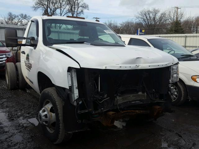 1GD322CG6EF143353 - 2014 GMC SIERRA K35 WHITE photo 1