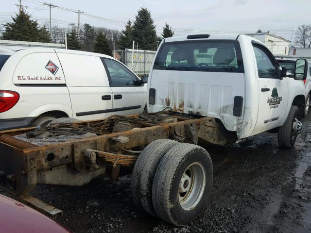 1GD322CG6EF143353 - 2014 GMC SIERRA K35 WHITE photo 4