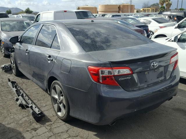 4T1BK1FK3CU010886 - 2012 TOYOTA CAMRY SE GRAY photo 3