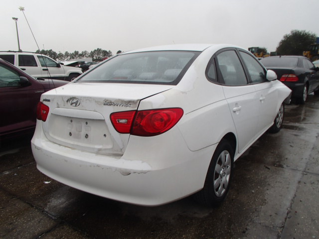 KMHDU46D97U102113 - 2007 HYUNDAI ELANTRA GL WHITE photo 4