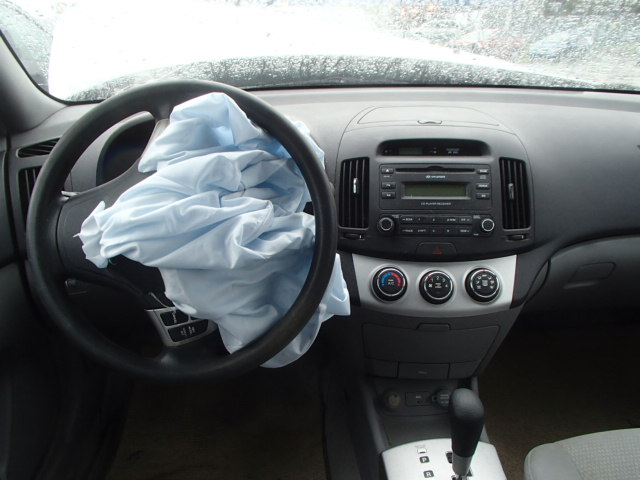 KMHDU46D97U102113 - 2007 HYUNDAI ELANTRA GL WHITE photo 9