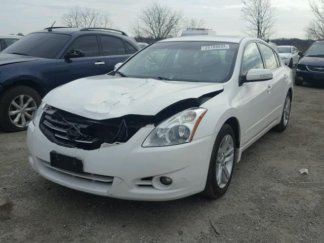 1N4BL2AP9BN425137 - 2011 NISSAN ALTIMA SR WHITE photo 2