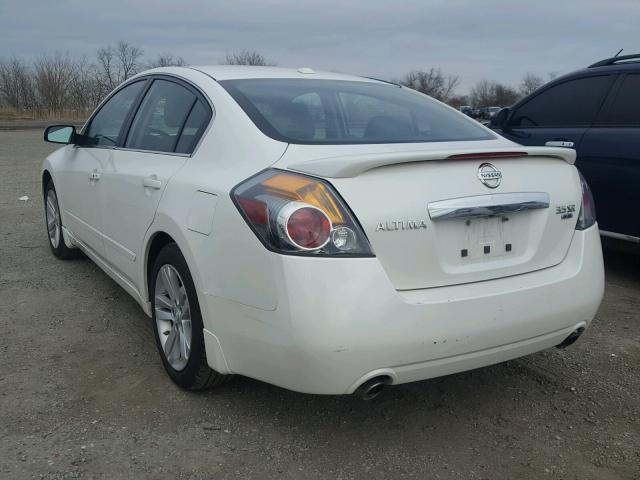 1N4BL2AP9BN425137 - 2011 NISSAN ALTIMA SR WHITE photo 3