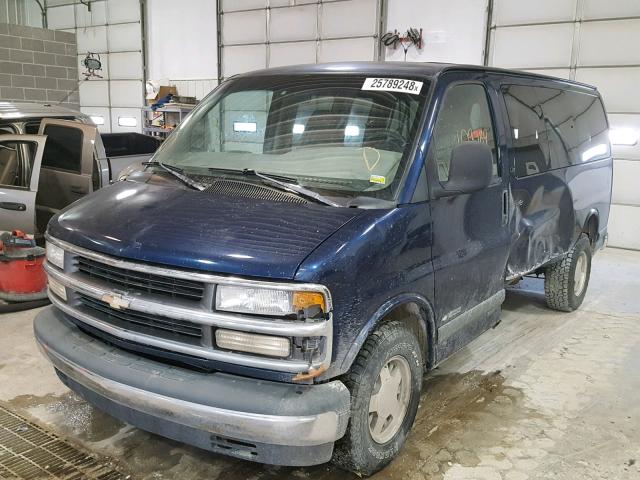 1GNFG15R7Y1150168 - 2000 CHEVROLET EXPRESS G1 BLUE photo 2