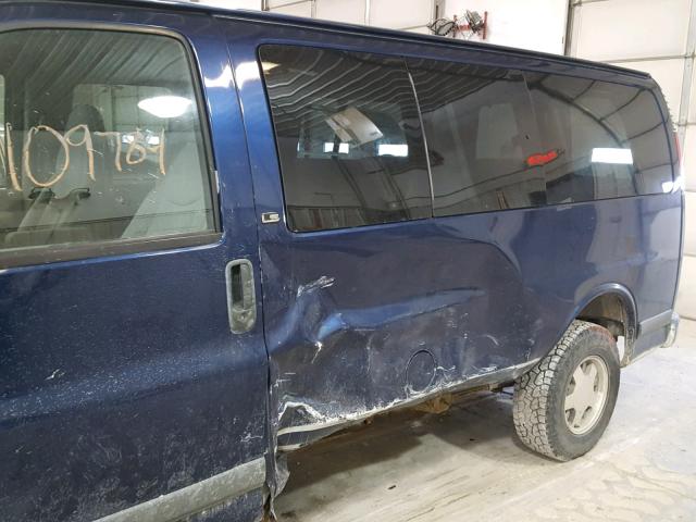 1GNFG15R7Y1150168 - 2000 CHEVROLET EXPRESS G1 BLUE photo 9