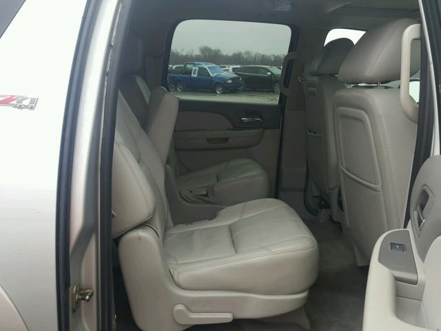 1GNSKJE35BR314535 - 2011 CHEVROLET SUBURBAN K SILVER photo 6