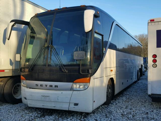 WKKA34AD043000095 - 2004 EVOBUS 417 WHITE photo 2