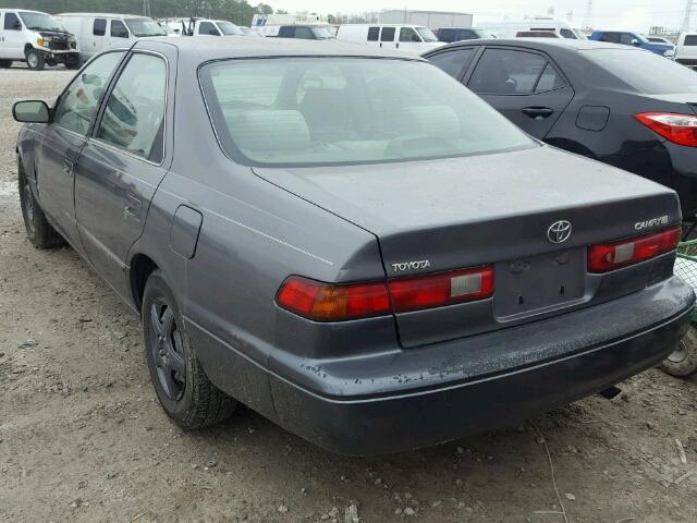 4T1BG22K0VU049502 - 1997 TOYOTA CAMRY CE GRAY photo 3