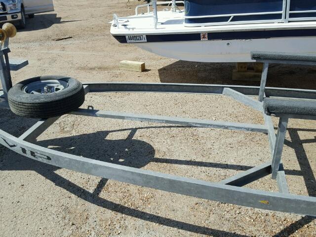 4GV8065T521B04322 - 2002 BOAT TRAILER SILVER photo 5