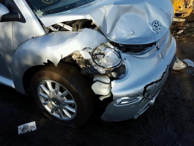 3VWCK31C24M409263 - 2004 VOLKSWAGEN NEW BEETLE 银色 照片 9