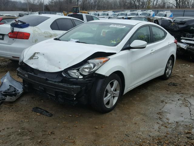 5NPDH4AE3DH383954 - 2013 HYUNDAI ELANTRA GL WHITE photo 2