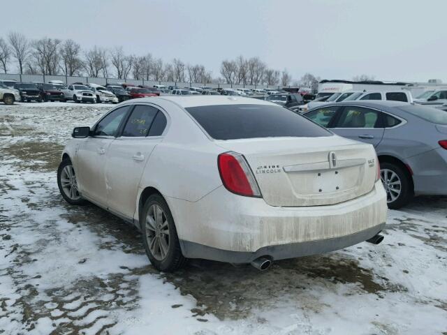 1LNHL9ER9AG607542 - 2010 LINCOLN MKS WHITE photo 3