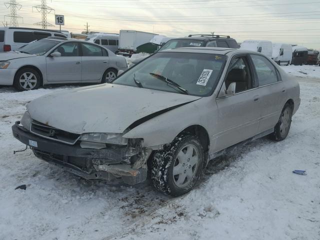 1HGCE6672VA012109 - 1997 HONDA ACCORD EX BEIGE photo 2