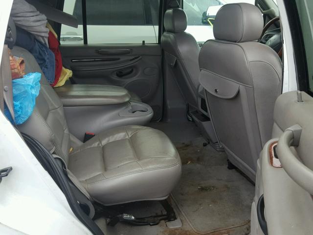 5LMEU27R72LJ16624 - 2002 LINCOLN NAVIGATOR 白色 照片 6