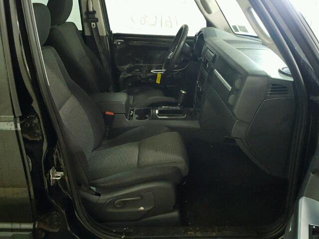 1J8HG48K78C160424 - 2008 JEEP COMMANDER BLACK photo 5
