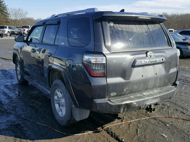 JTEBU5JR0G5324758 - 2016 TOYOTA 4RUNNER SR GRAY photo 3