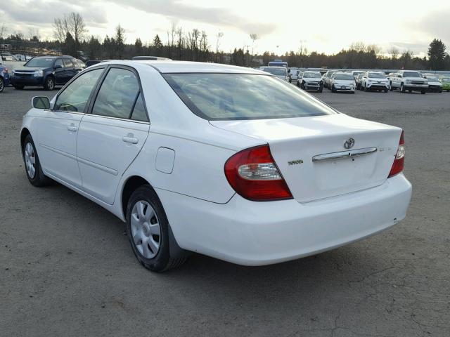 4T1BE32K94U269098 - 2004 TOYOTA CAMRY LE WHITE photo 3