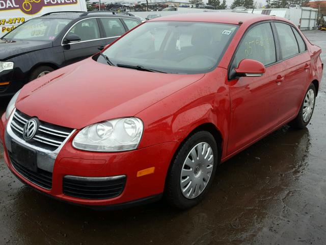 3VWJM71K69M065606 - 2009 VOLKSWAGEN JETTA S RED photo 2