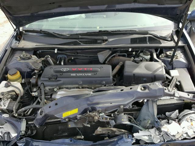 4T1BE32K52U596885 - 2002 TOYOTA CAMRY LE BLUE photo 7