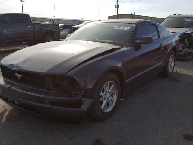 1ZVHT80N485137328 - 2008 FORD MUSTANG CHARCOAL photo 2