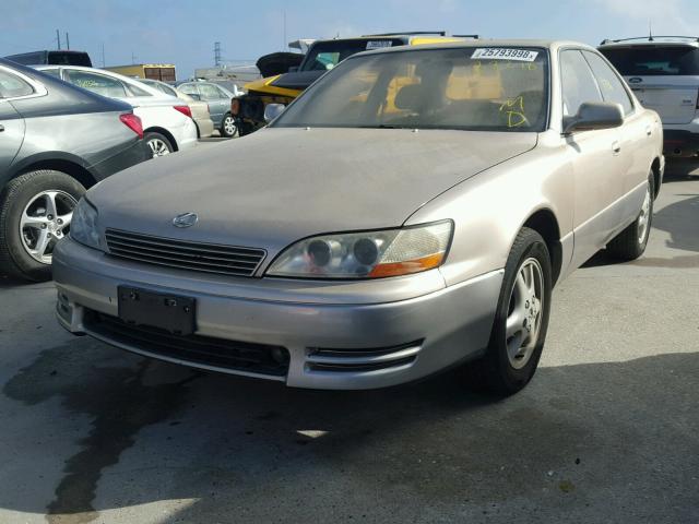 JT8VK13T4N0022780 - 1992 LEXUS ES 300 GOLD photo 2