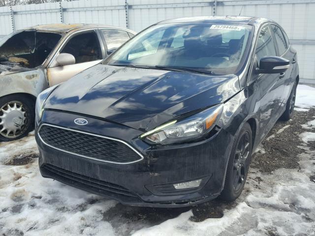 1FADP3K26GL326090 - 2016 FORD FOCUS SE BLACK photo 2