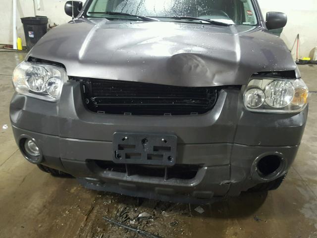 1FMYU031X5KA28178 - 2005 FORD ESCAPE XLT GRAY photo 9