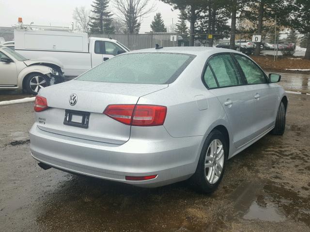 3VW1K7AJ3FM243755 - 2015 VOLKSWAGEN JETTA BASE ვერცხლისფერი ფოტო 4