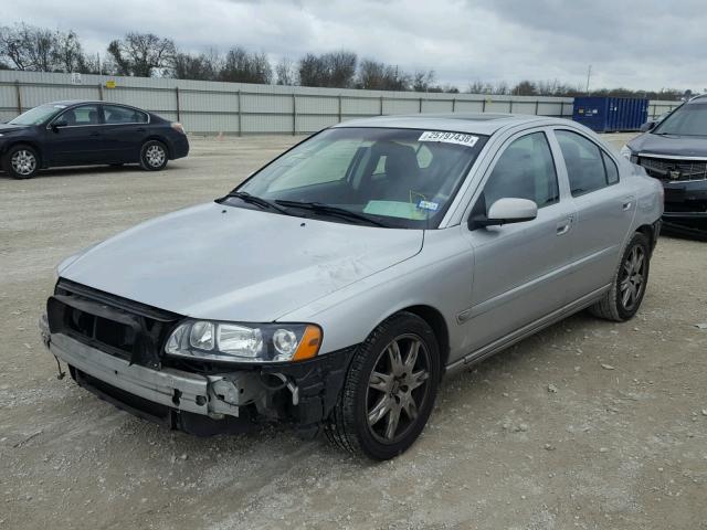 YV1RS592952482881 - 2005 VOLVO S60 2.5T SILVER photo 2