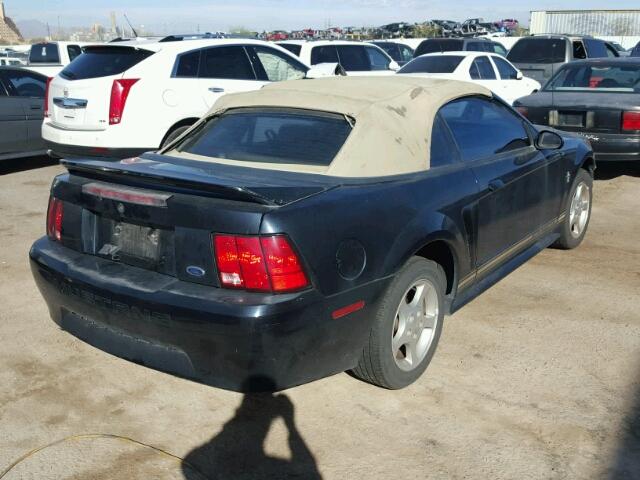 1FAFP4443YF235064 - 2000 FORD MUSTANG BLACK photo 4