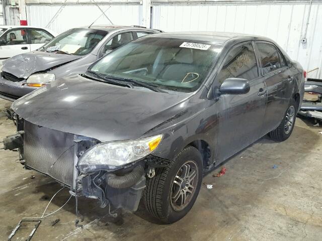 2T1BU4EE1DC966118 - 2013 TOYOTA COROLLA BA CHARCOAL photo 2