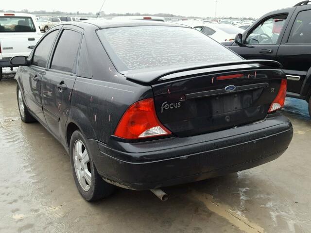 1FAFP34333W154463 - 2003 FORD FOCUS SE C BLACK photo 3