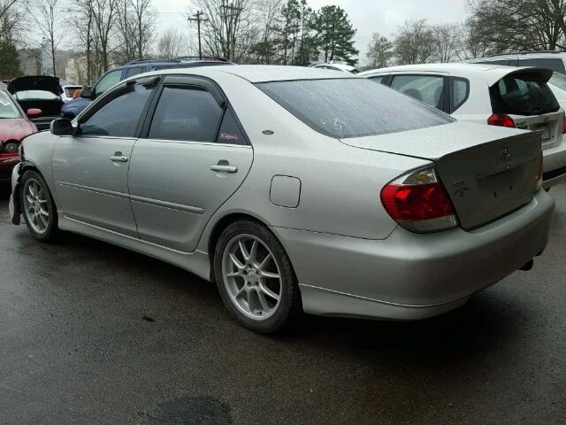 4T1BE32K15U977699 - 2005 TOYOTA CAMRY LE SILVER photo 3