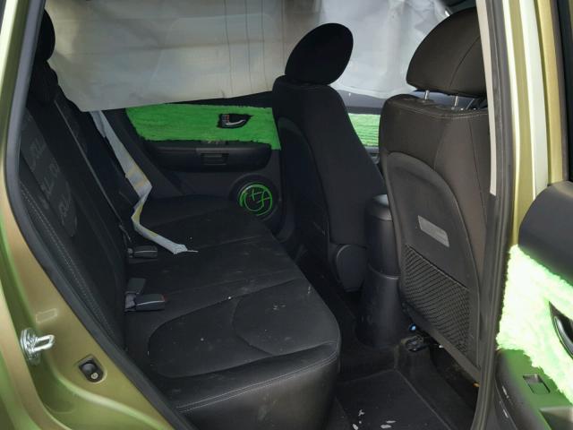 KNDJT2A64D7605503 - 2013 KIA SOUL + GREEN photo 6