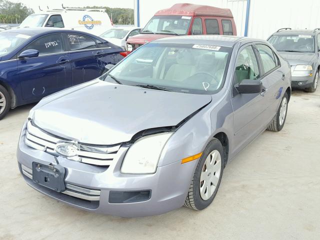 3FAFP06Z66R133694 - 2006 FORD FUSION S GRAY photo 2