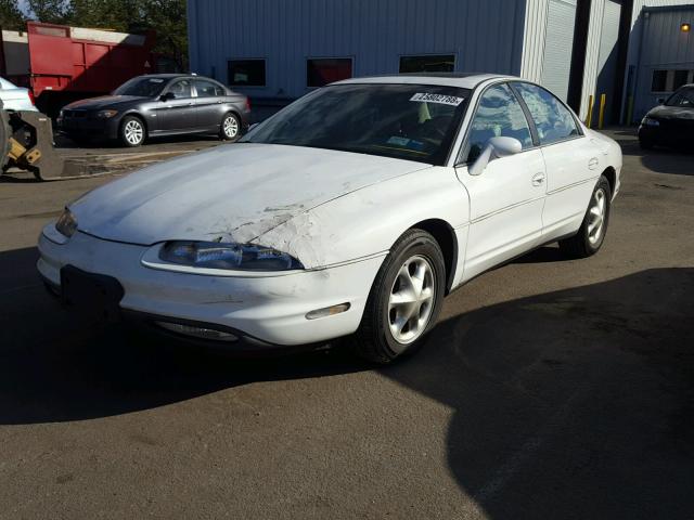 1G3GR62C6X4106227 - 1999 OLDSMOBILE AURORA WHITE photo 2